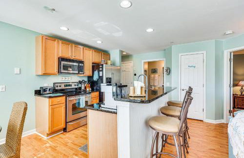 Marina and Beach Club Access Condo in Southport - Foto 8