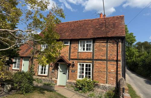 Pretty 2 Bedroom Cottage in Skirmett with Parking - Foto 17