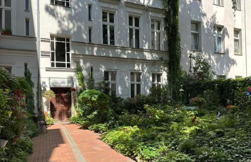 Nollendorf Apartments - 1 separate bedroom and 1 living room with sofa bed in Motzstraße - Foto 8