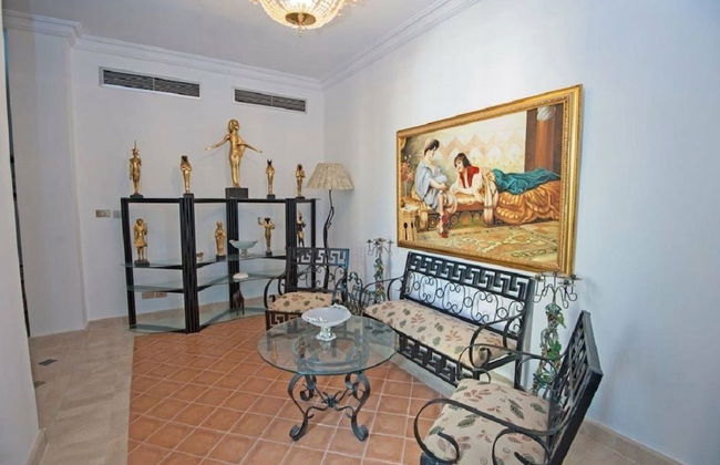 Chic 4-Bedroom White Villa for Rent in El Gouna Egypt - Foto 9