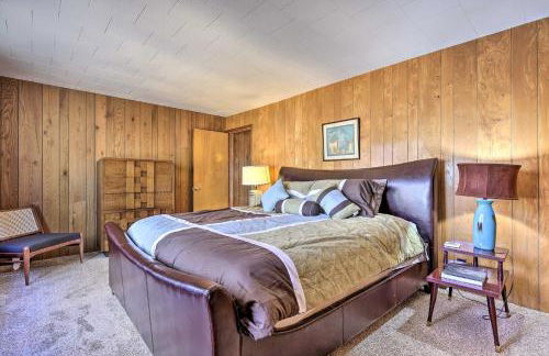 Retro Rhinelander Lake Retreat with Fire Pit! - Foto 17