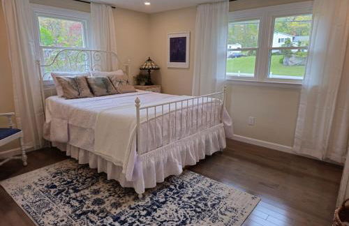 Stay a While in Niantic, Comfort by the Coast - Foto 17