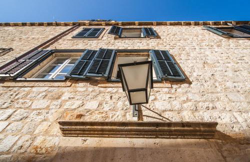 SUNce Palace Apartments with free offsite parking - Foto 12