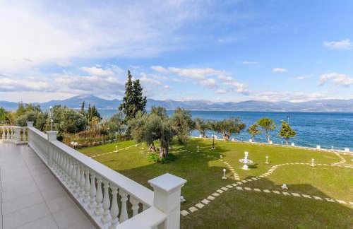 Villa Filoxenia - by the sea - up to 12 guests - Foto 4
