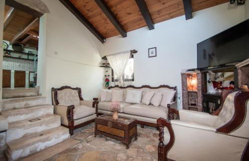 Gioia Traditional House - Photo 44