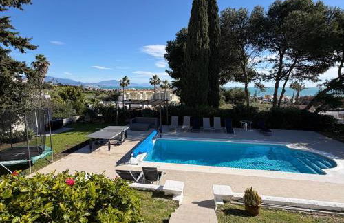 5 Bedroom Villa with HEATED Pool with breath-taking Sea Views, Walking distances to Shops Restaurants Beach - Foto 3