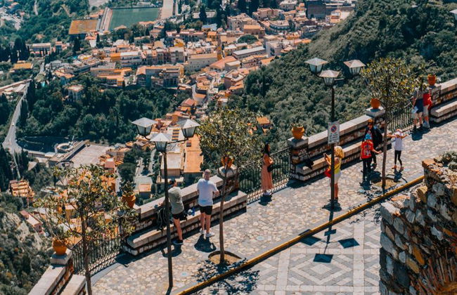 Excursion d'une journée à Taormina et Castelmola, en Sicile, au départ de Messine - Photo 1