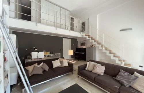 Ampio Loft su due livelli con giardino - Photo 2