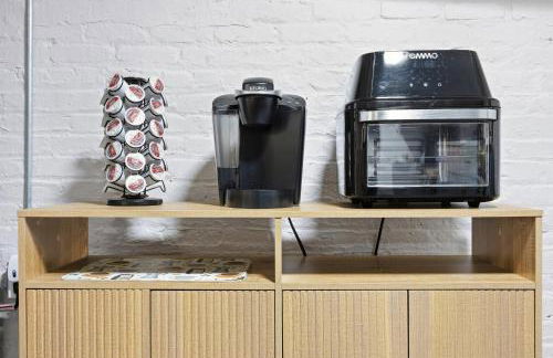 Airport Haven - Cozy 2BR Apt 5 Min Away - Foto 17