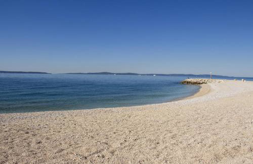 Spacious Apartment Center - Photo 61