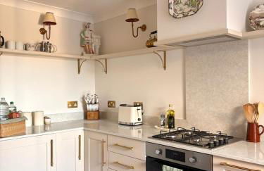 Boutique High Street Apartment In Crickhowell - Photo 15