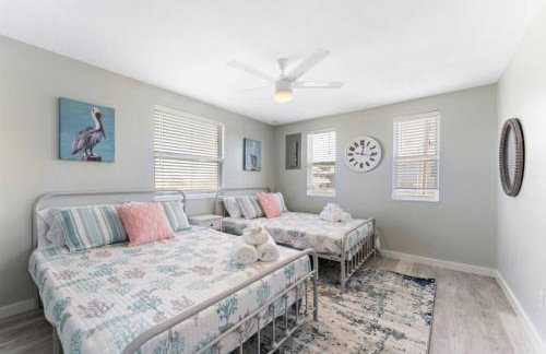 Beach house with game room just minutes from beach - Foto 25