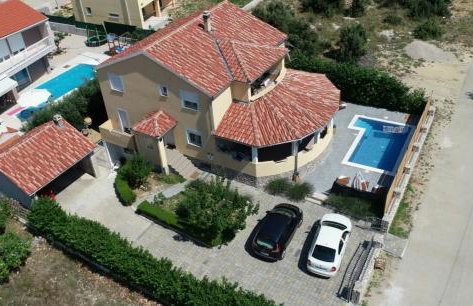 Apartman Marica with swimmingpool - Foto 1