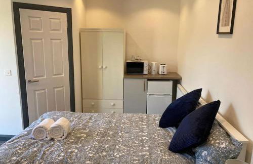 Newly refurbished studio, great location 8 studios - Photo 60