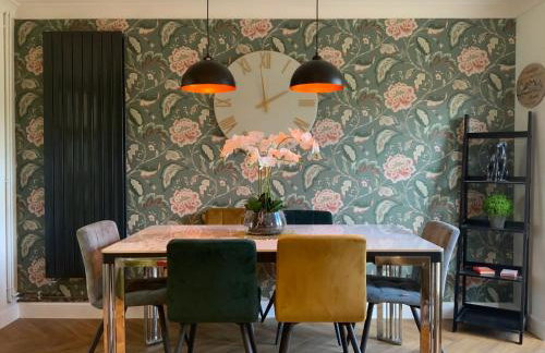 Group Contractor Stay 3 Bed House Bedford Parking WiFi - Foto 1