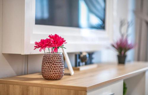 LILY apartment - Flexible SelfCheckins 48- Luxury- Extra big terrace with jacuzzi - Foto 7