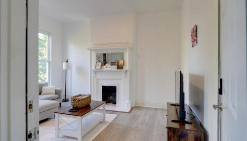 Walk to Churchill Downs Pet-Friendly Retreat! - Foto 4