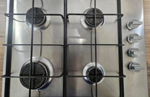 Modern Comfy 3 Bed Home - Free 2 space driveway - Free road parking - Free Netflix - Foto 47