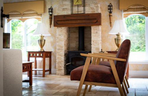 Stunning 4-Bedroom Country House with Hot Tub & Sauna near Loch Lomond - Foto 8