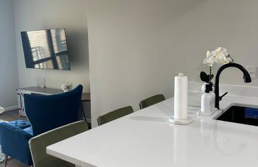 Beautiful Arlington Apartment with Pool & Parking! - Foto 28