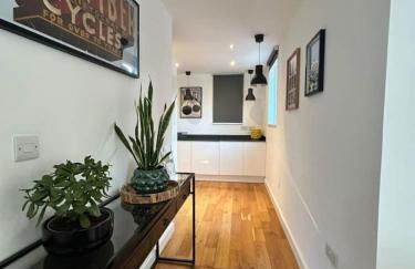 Split Level 3 Bedroom Top Floor Flat - Foto 19