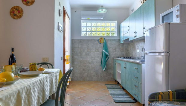 Belvilla by OYO Sardegna Mare 601 - Foto 4, Cocina privada