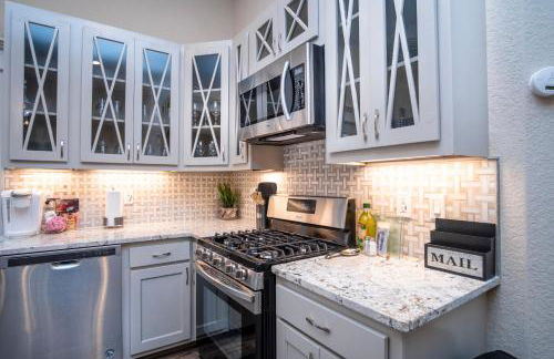 Brand NEW Large Impressive House Near Downtown! - Foto 8