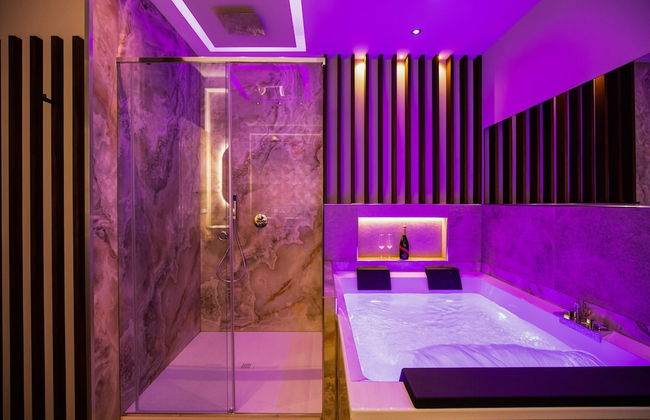 AlbaDea Déco&Jacuzzi - Photo 1