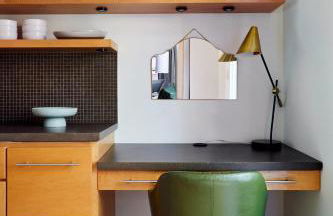 Chic 4BR with Fenced Yard, Walk to Dining, Parking, 5 Mins to Nissan Stadium, Less than 10 Mins to Broadway, Workspace, Parking, 24 Hr Hospitality, Great for Families - Foto 20