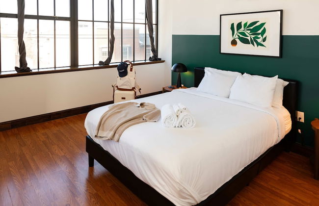 Sosuite 2BR Apt w W/d, Gym, On-site Restaurant - Photo 2