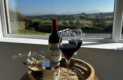 Luxury Cottage, views of the Lakes with Hot Tub - Foto 8