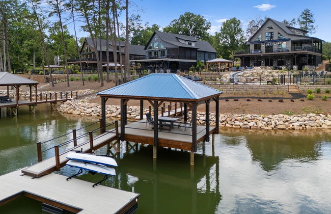 Gray Fox Lodge by Avantstay Waterslide Pool Theater Sleeps 23 - Foto 9