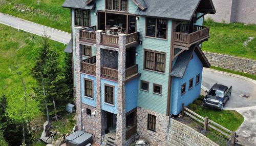 Slope side 8 BR at Sanctuary Majestic Mountain Top Estate 4800 square feet of quality sleeps 16 - Foto 4