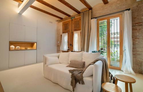 Design house with swimming pool near the sea - Photo 14