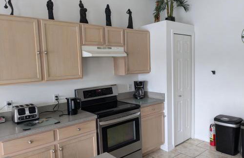 Large lakeside 5 bed villa with private pool - Foto 20