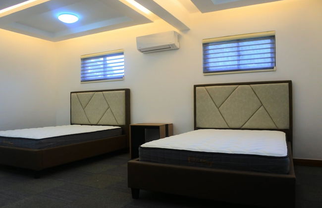 Aurora Villas and Cabin Resort - Photo 3