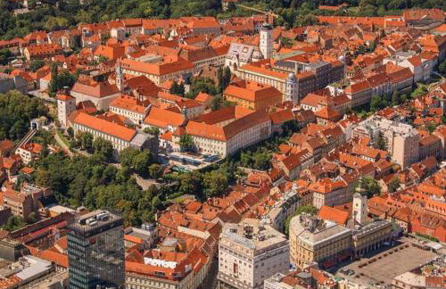 Meridian Apartment , 300m to Bus Terminal, Fast Wifi & Airport Transf - Photo 34