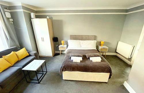 S Gravesend 1 Bed Flat 2 Min Walk STN-Town Centre - Foto 13