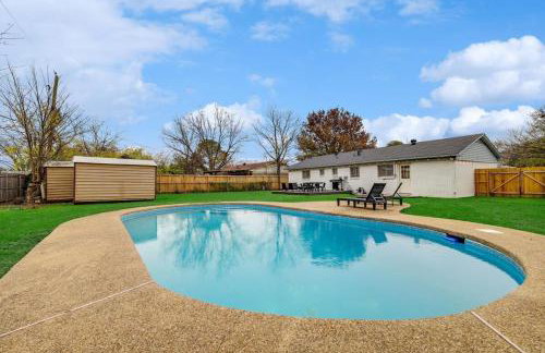 Upscale 3BR 2B Cozy Home with Pool & Grill - Foto 34