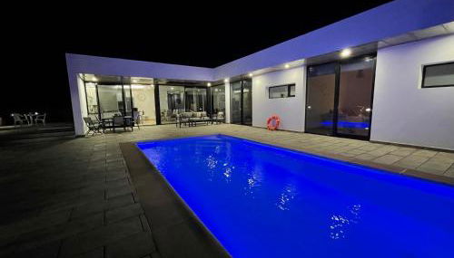 Eslanzarote Eco Villa Tony, heated pool, jacuzzi, Sat tv, Super wifi - Photo 3