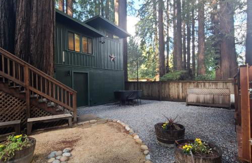 Dhyana Redwoods Fire Table Nearby River Access Ping Pong & Arcade Games - Foto 3