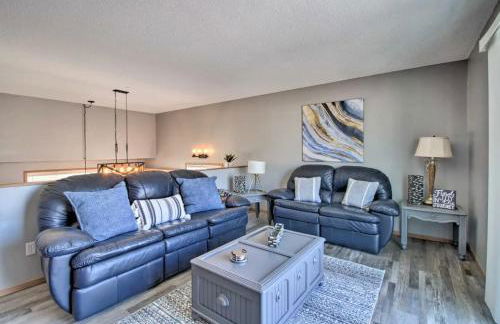 Welcoming West Fargo Retreat w Backyard - Foto 5