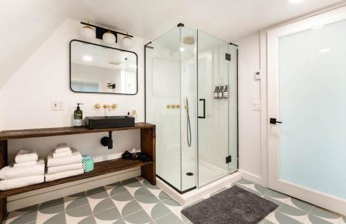 Modern A-Frame Cabin with Loft, Firepit and Grill - Foto 20