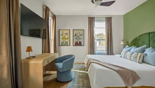 The Backyard Bliss - 4BR Heated Pool & Ping Pong - Foto 5