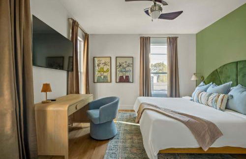 The Backyard Bliss - 4BR Heated Pool & Ping Pong - Foto 5