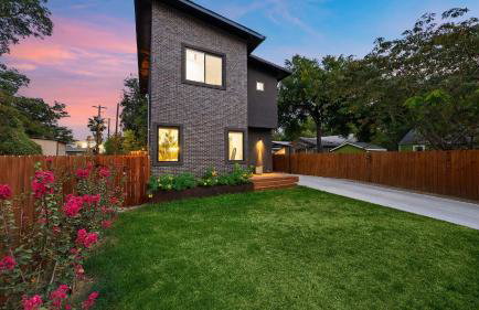 Stylish Home with Firepit Balcony Steps from Austin’s Best Near Rainey St Lady Bird Lake Downtown The Ashlee by AvantStay - Foto 43