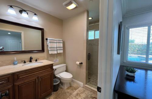 Gorgeous Pool Home 1/2 Mile Walk to Disney - Foto 46