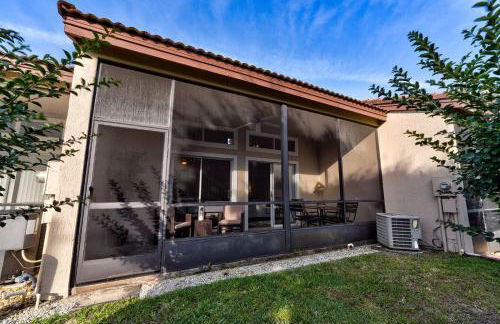 Charming and Cozy Townhome Near Disney - Foto 47