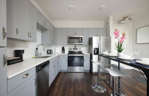 Stylish 2BR w Pool,Gym,Prking-Near Rvrwalk & Dome - Foto 21