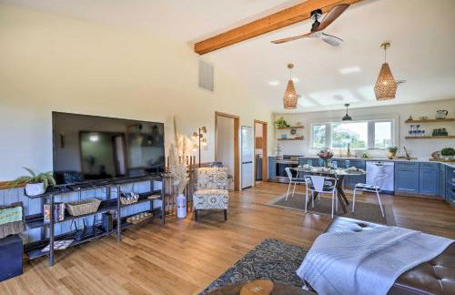 Walk to Bay and Boat Launch Beach House in Avon - Foto 6